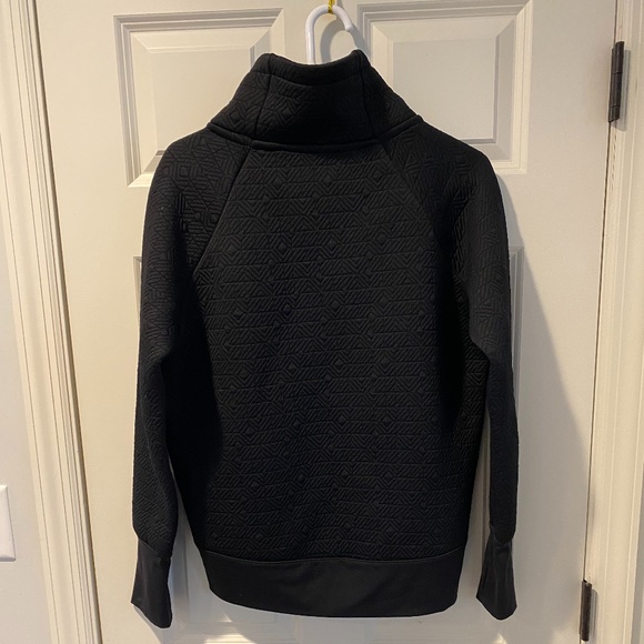 Athleta Textured  Black Sweatshirt - Picture 2 of 2